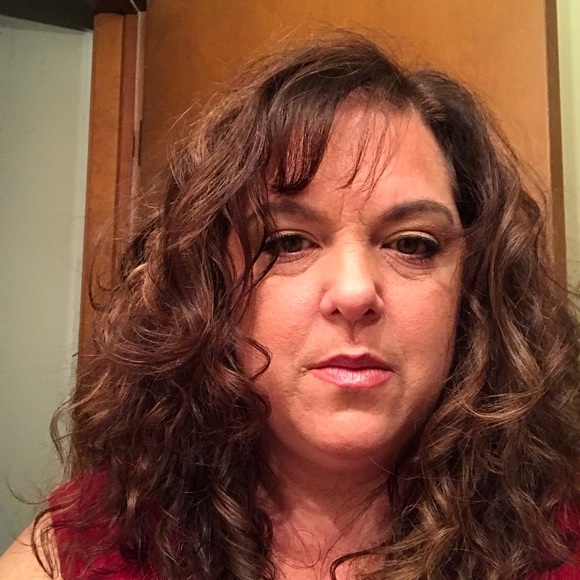 Meet your Posher, Holly - Picture 1 of 1